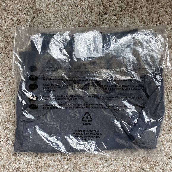 NEW Under Armour Campus Shorts. Gray. Small - Picture 8 of 8